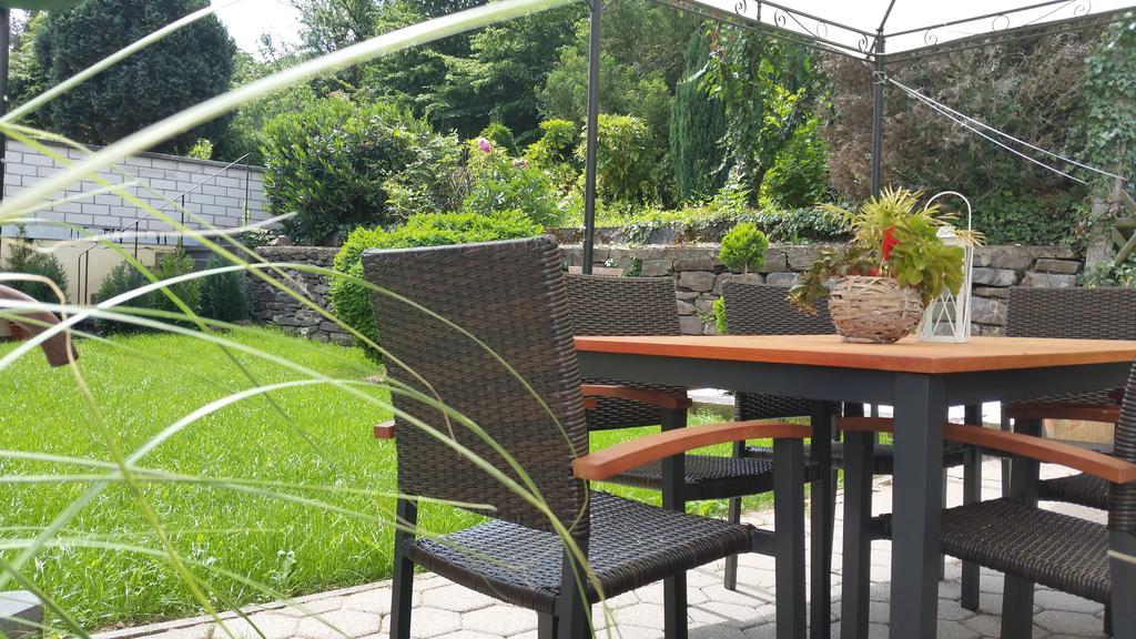 Gaestehaus Burgberg, Weinhaus Fries Kattenes المظهر الخارجي الصورة