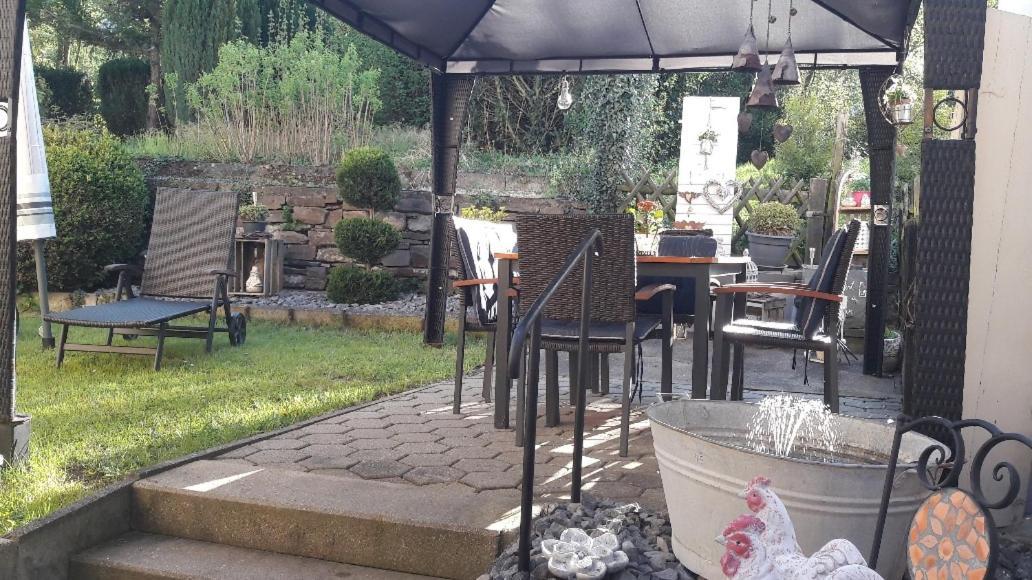 Gaestehaus Burgberg, Weinhaus Fries Kattenes المظهر الخارجي الصورة
