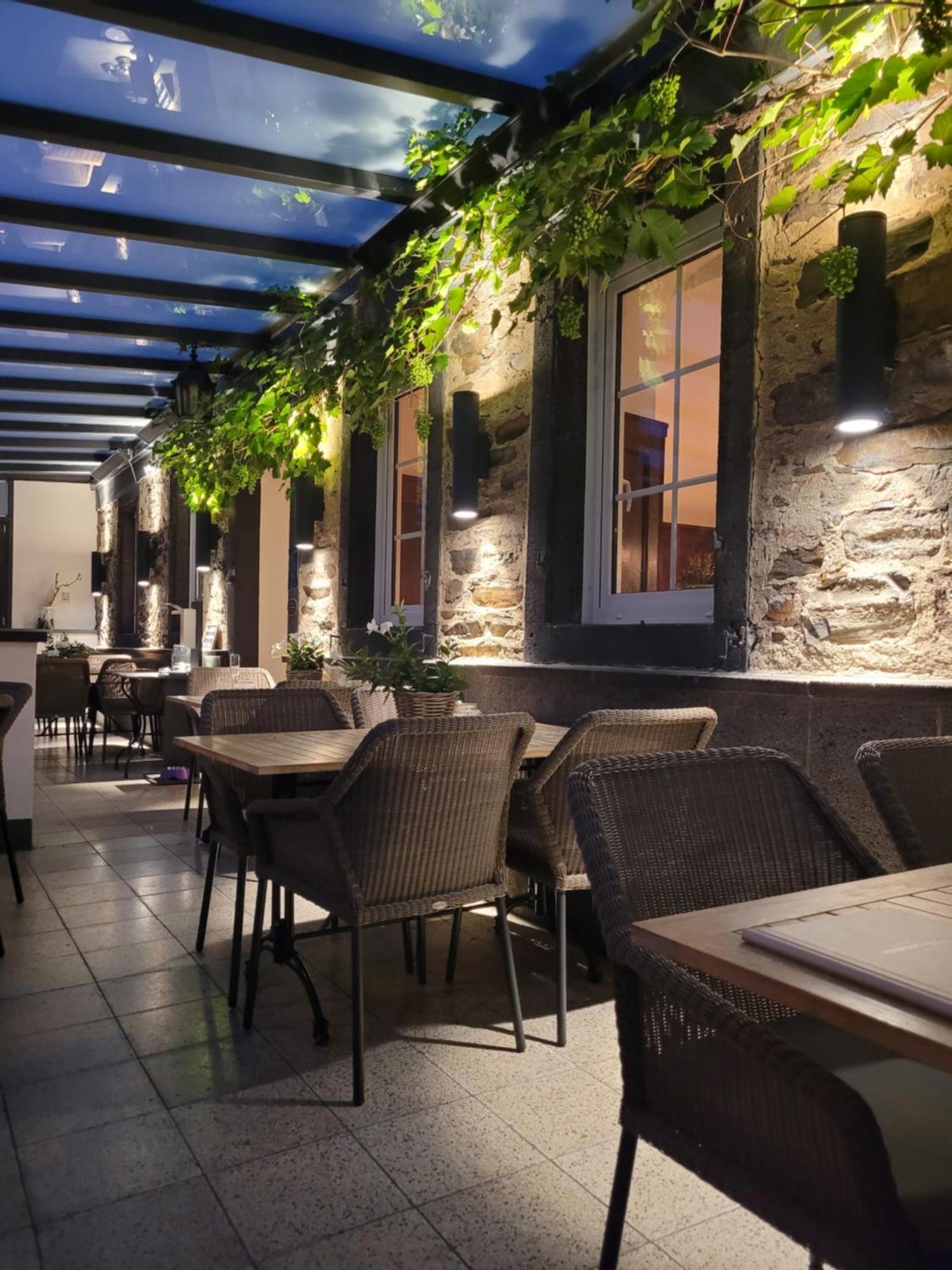 Gaestehaus Burgberg, Weinhaus Fries Kattenes المظهر الخارجي الصورة