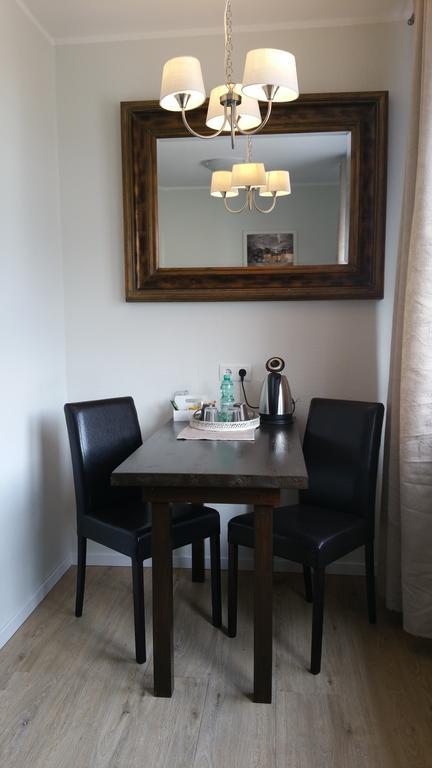 Gaestehaus Burgberg, Weinhaus Fries Kattenes الغرفة الصورة
