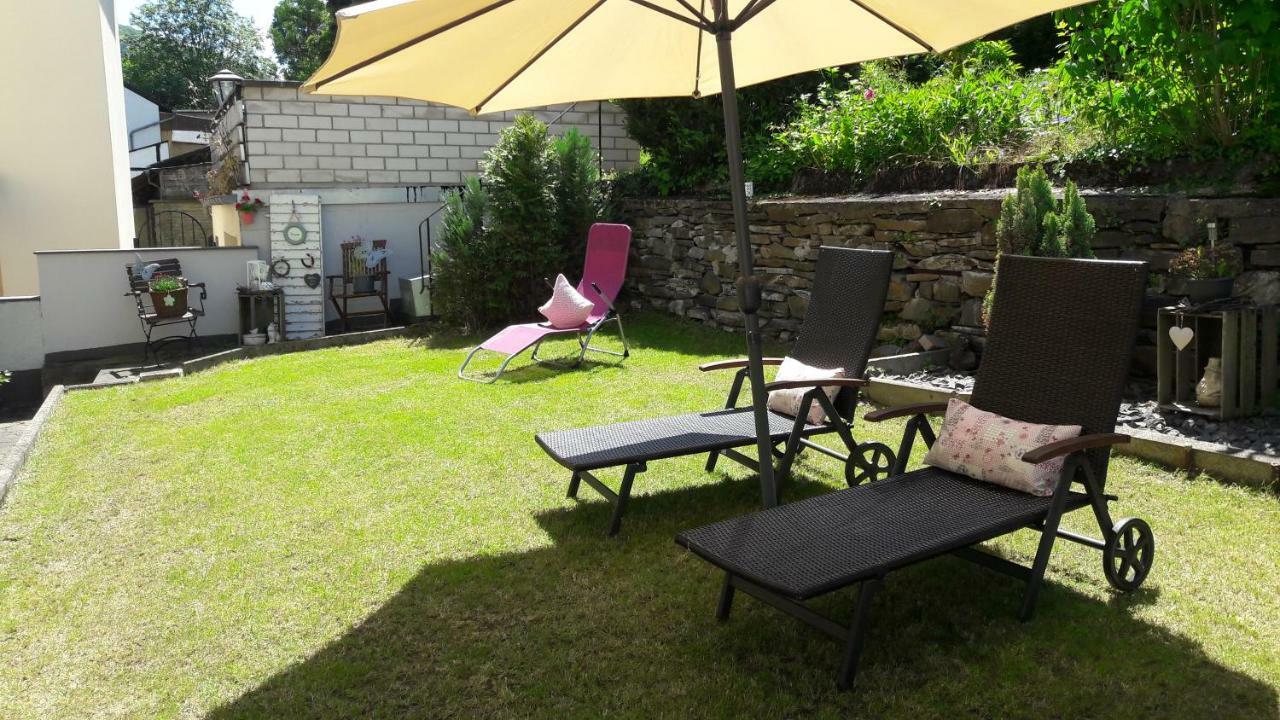 Gaestehaus Burgberg, Weinhaus Fries Kattenes المظهر الخارجي الصورة